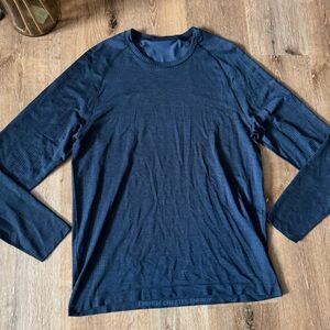 Lululemon Navy Long Sleeve Shirt Size‎ L